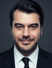 Озгюрджан Чевик