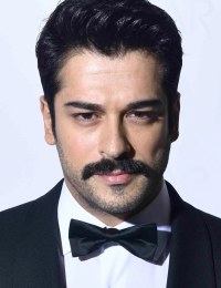 Бурак Озчивит