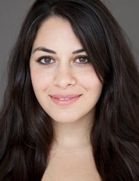 Эзги Томбул