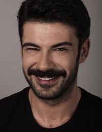 Рюзгар Аксой