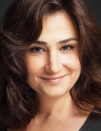 Девин Озгюр Чынар