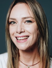 Йелиз Аккая