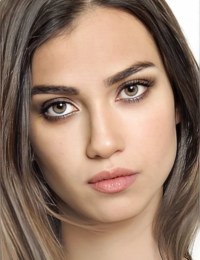 Алейна Солакер