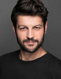 Серхат Теоман