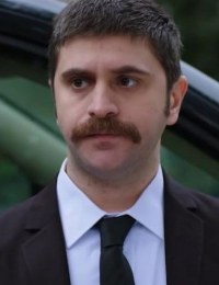 Барыш Гюрсес